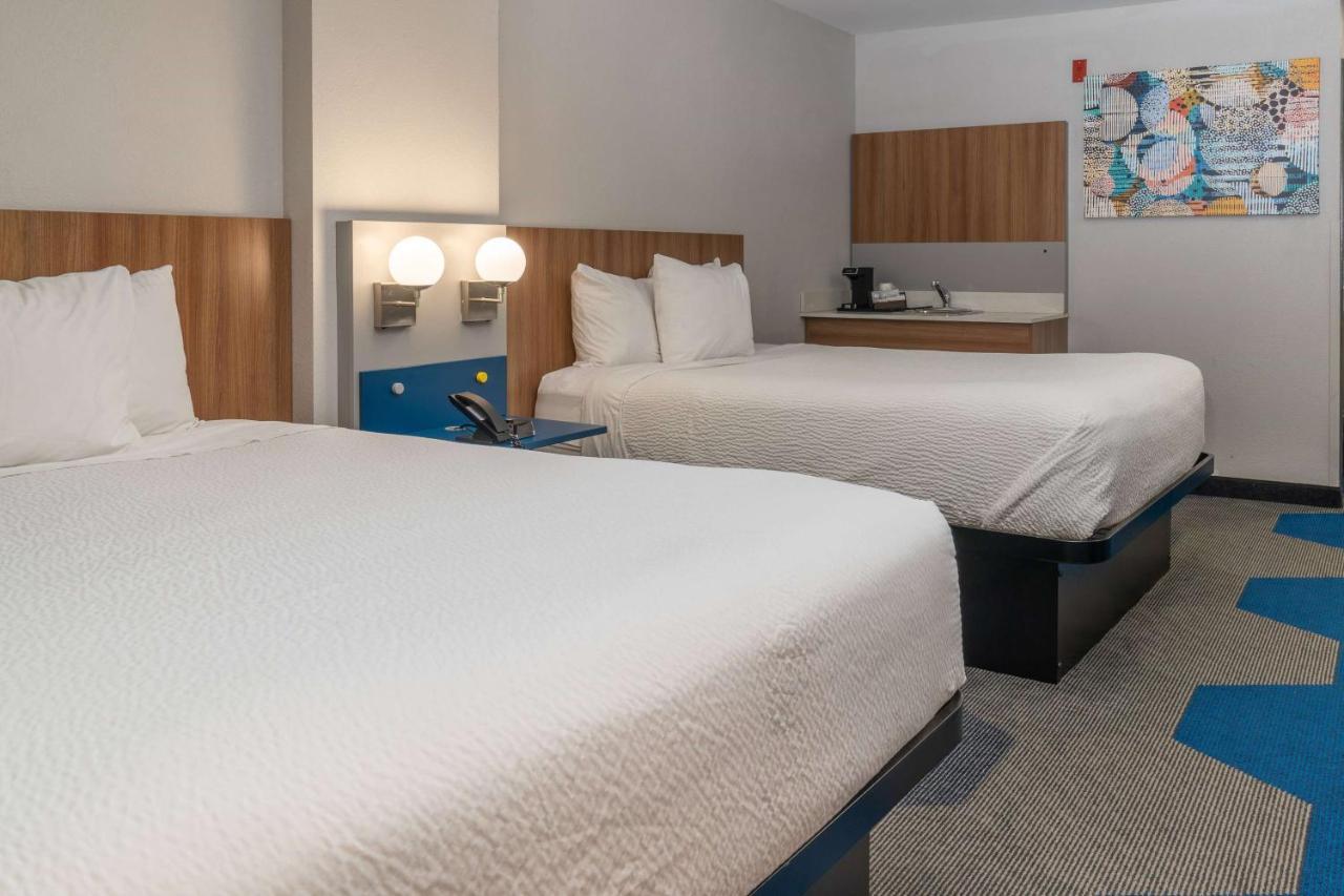 Microtel Inn & Suites By Wyndham Pigeon Forge Bagian luar foto