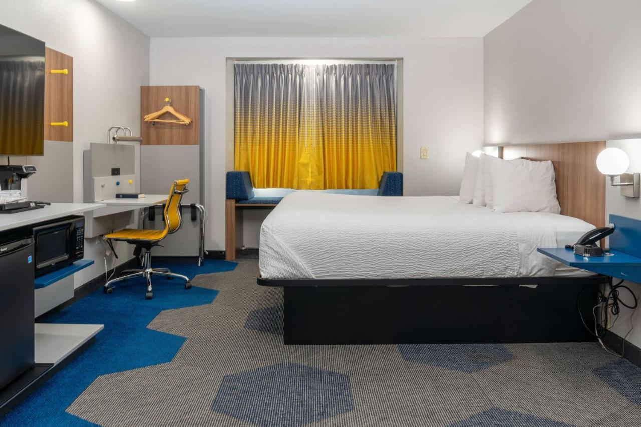 Microtel Inn & Suites By Wyndham Pigeon Forge Bagian luar foto
