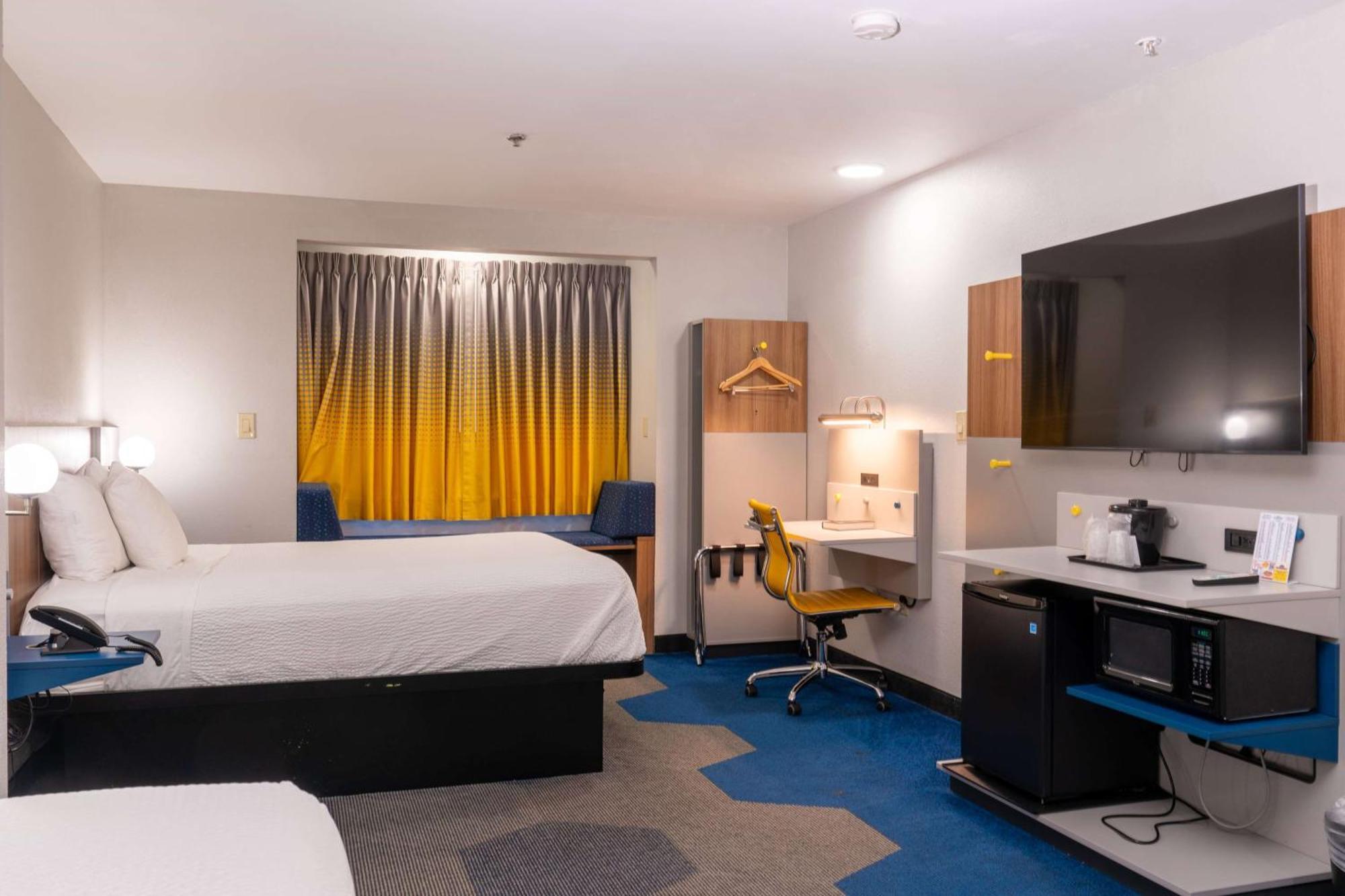 Microtel Inn & Suites By Wyndham Pigeon Forge Bagian luar foto
