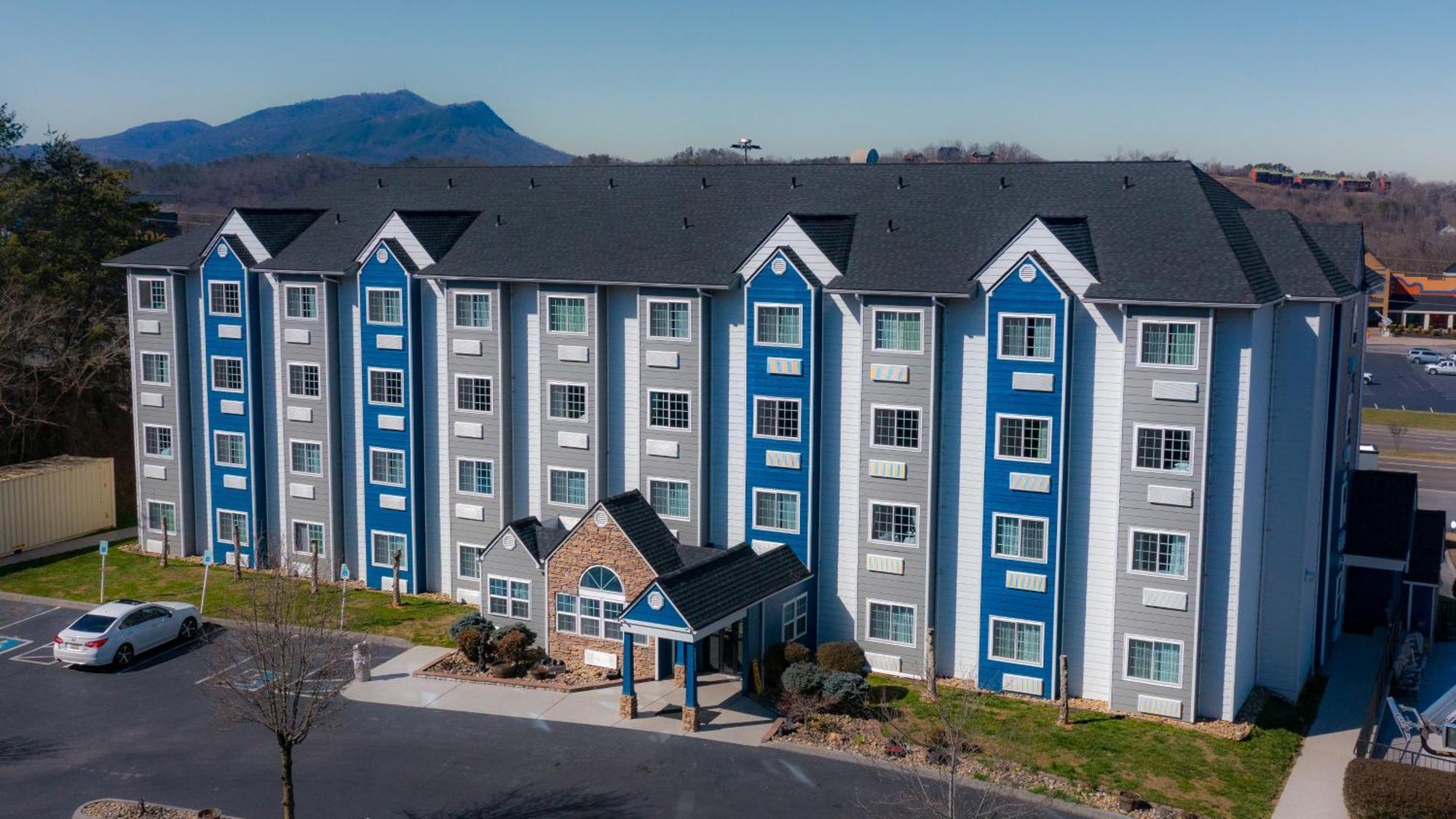 Microtel Inn & Suites By Wyndham Pigeon Forge Bagian luar foto