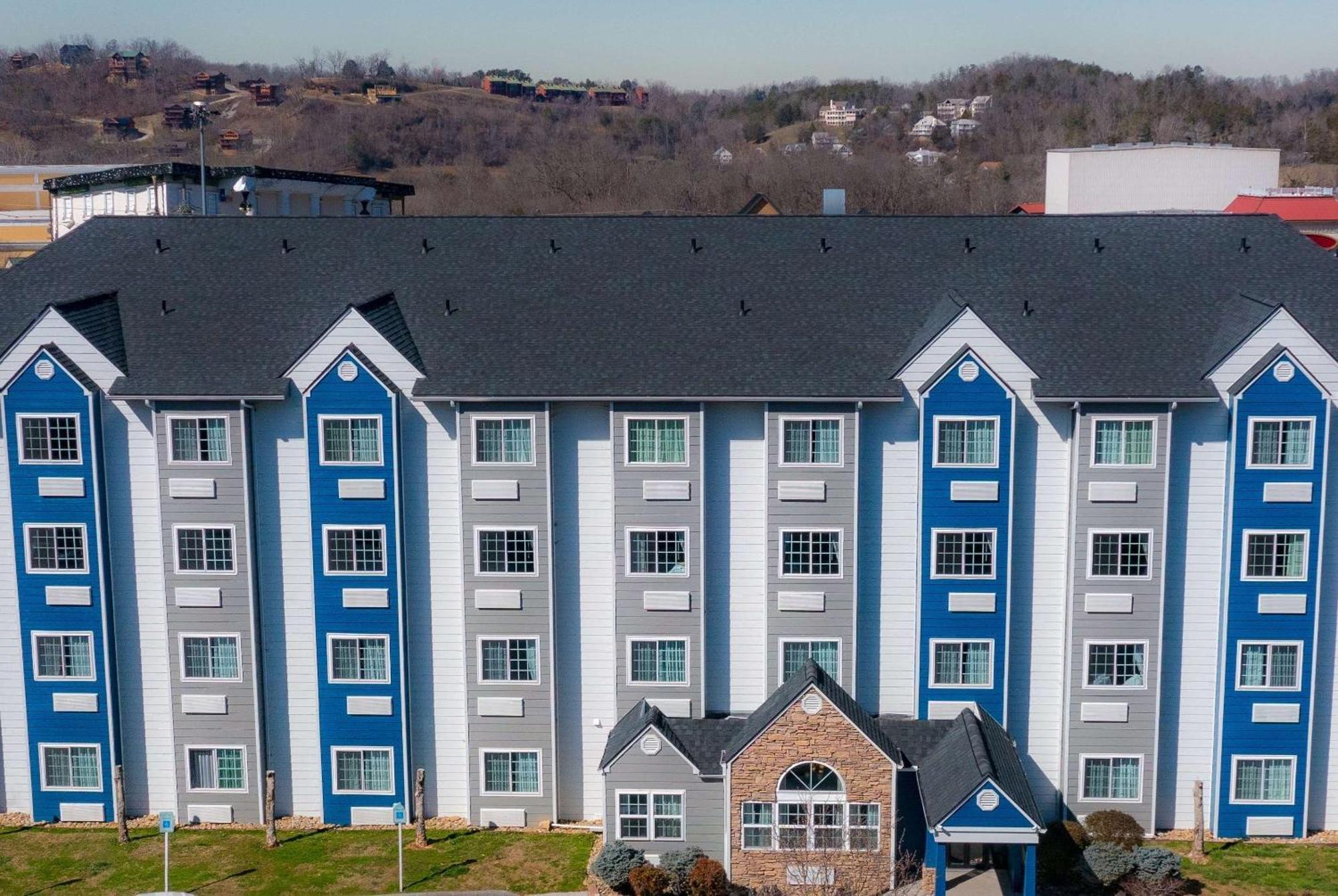 Microtel Inn & Suites By Wyndham Pigeon Forge Bagian luar foto
