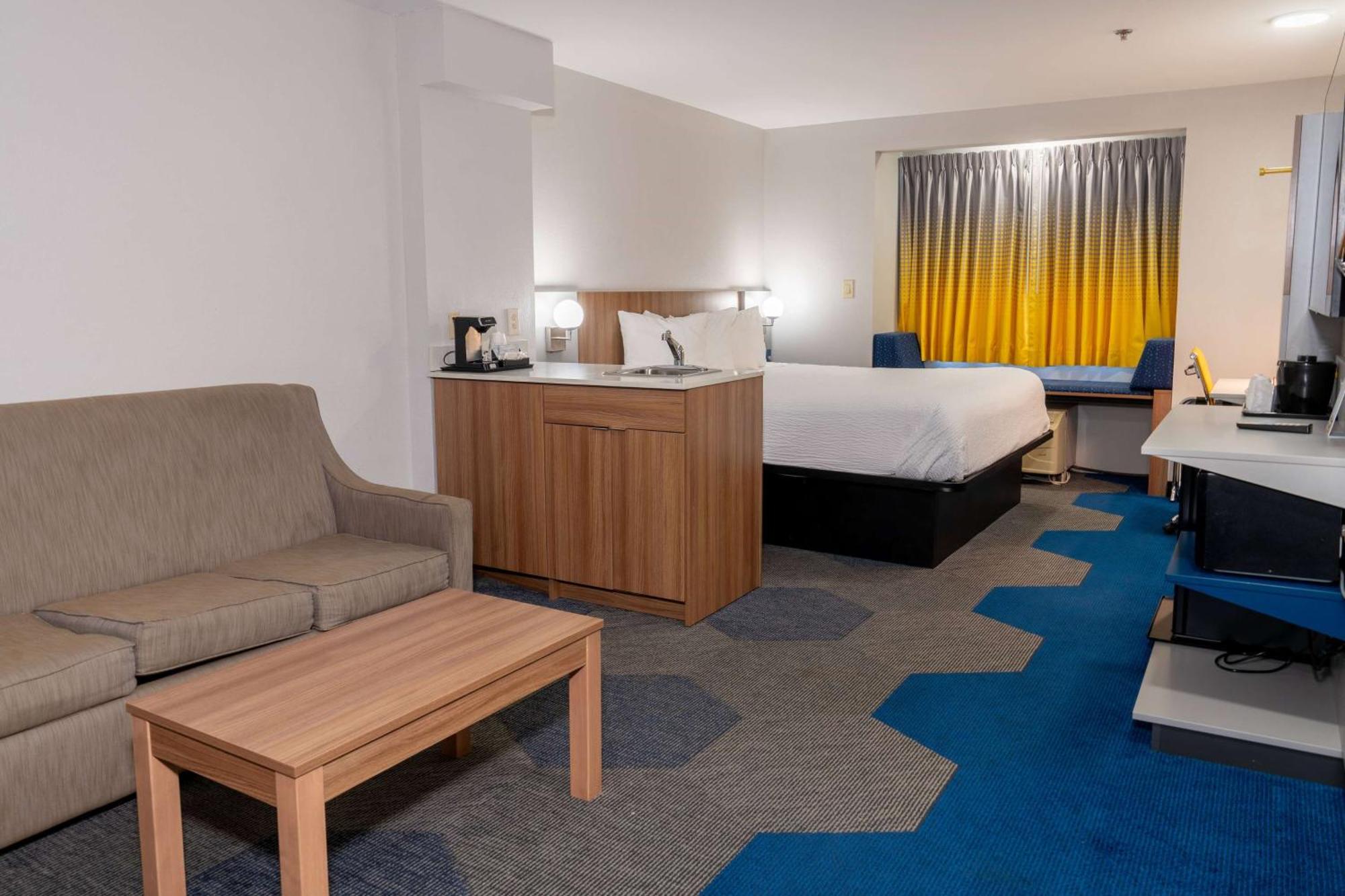 Microtel Inn & Suites By Wyndham Pigeon Forge Bagian luar foto
